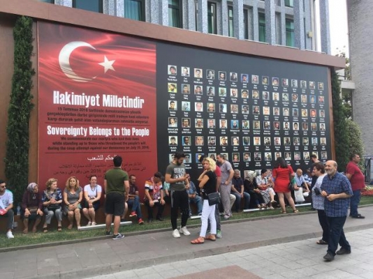 Saraçhane'de İmamoğlu bekleyişi