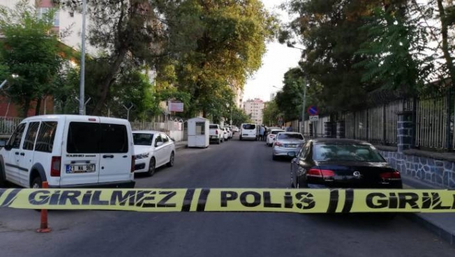 Diyarbakır'da hukuk bürosuna silahlı saldırı: 1 ölü, 2 yaralı