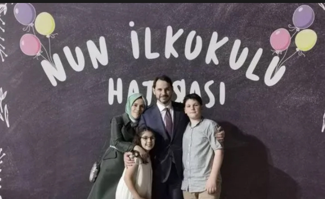 Berat Albayrak'ın aile fotoğrafına sert tepki