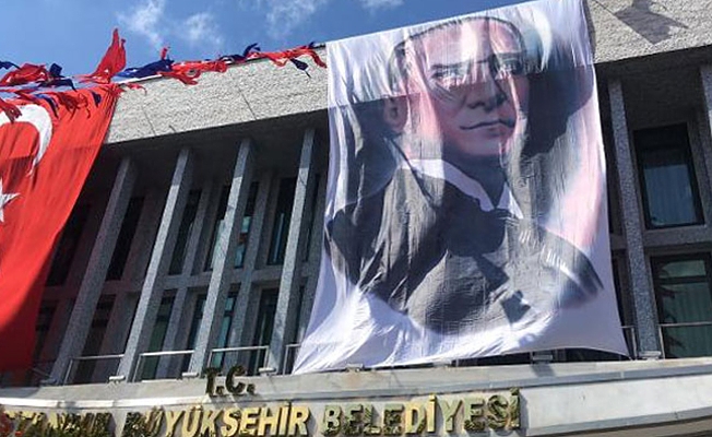 Atatürk yeniden İBB'de: Yaşa Mustafa Kemal Paşa!