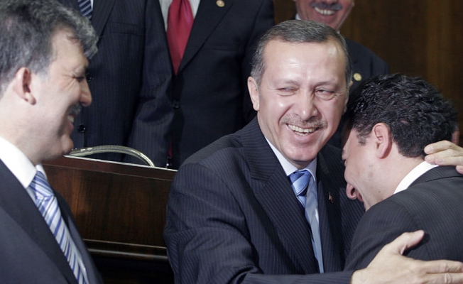 'Yeni parti kuruyoruz, bizi fonlayın...'