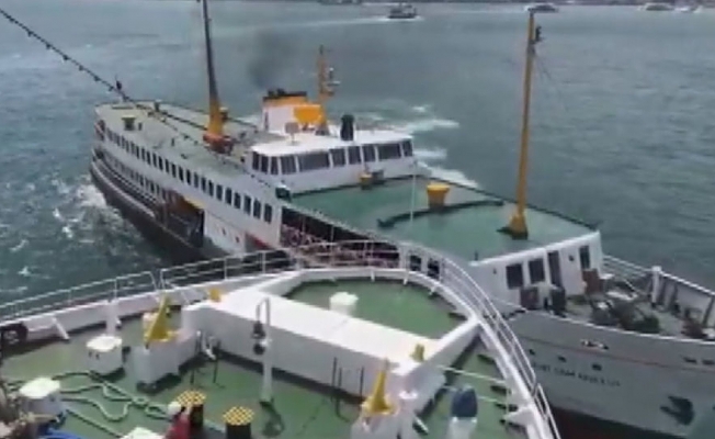 VİDEO | İstanbul Boğazı'nda panik: Yolcu vapuruna gemi çarptı