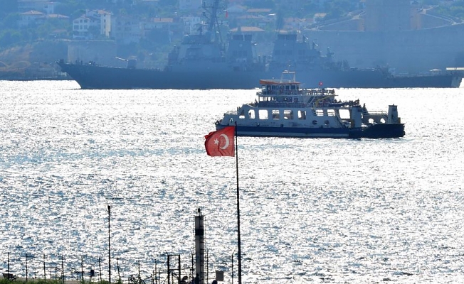 ABD savaş gemisi Boğaz'dan Karadeniz'e girdi