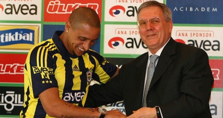Fenerbahçe'den Roberto Carlos duyurusu