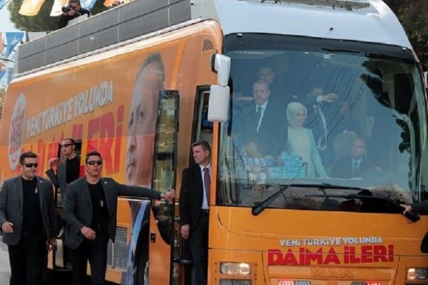 VİDEO | AKP, seçim için taşıdığı yurttaşları ortada bıraktı: Tu Allah belanızı versin