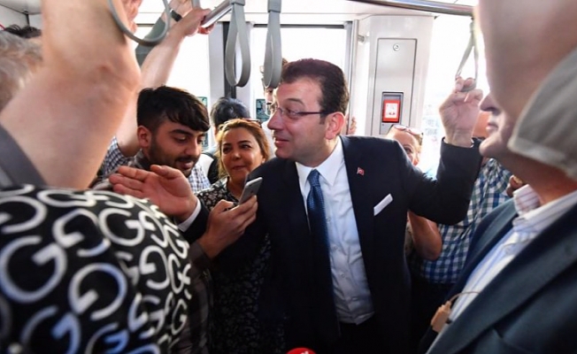İmamoğlu tramvayda