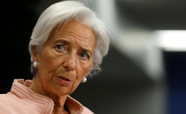 IMF Direktörü görevini askıya aldı
