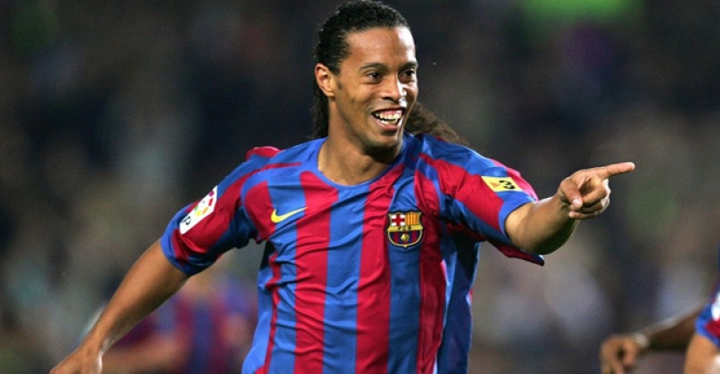 Ronaldinho dönüyor