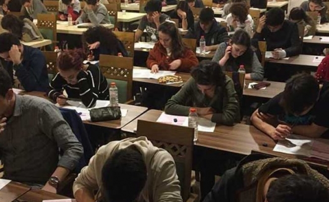 Enflasyon özel üniversitedeki öğrencileri vurdu