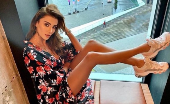 Skandalların ardından Özge Ulusoy, sevgilisiyle fotoğraf paylaştı