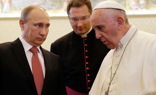 Putin, Papa Francis'le görüştü