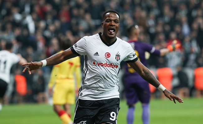 Beşiktaş'ta Cyle Larin'in gideceği kulüp belli oldu