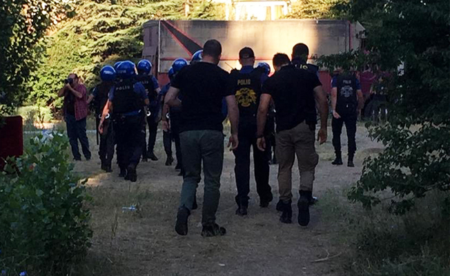 Polis ODTÜ'ye girdi!