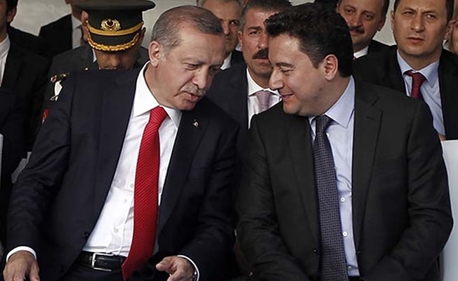 AKP kurucusu Babacan 'yeni AKP' için kolları sıvadı: İstifa etti