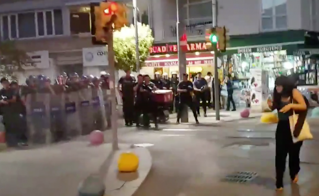 VİDEO | 'ODTÜ yalnız değil' diyenlere Kadıköy'de saldırı