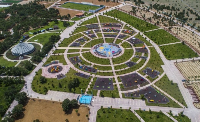 Etrafta 50 cami varken 30 bin kişilik cami