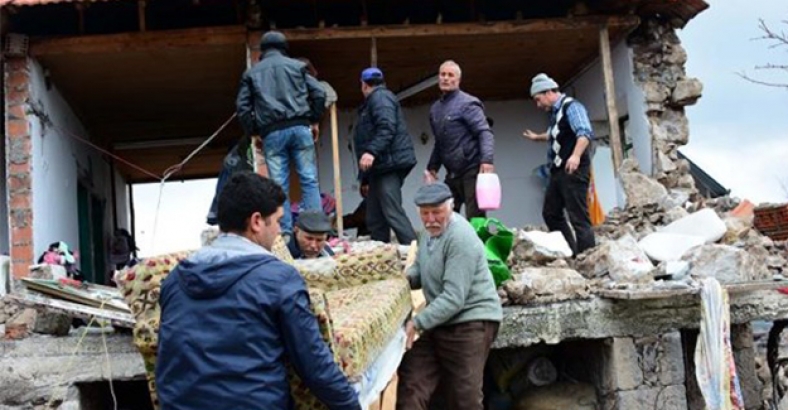 Çanakkale beşik gibi sallanıyor... Bir deprem daha!