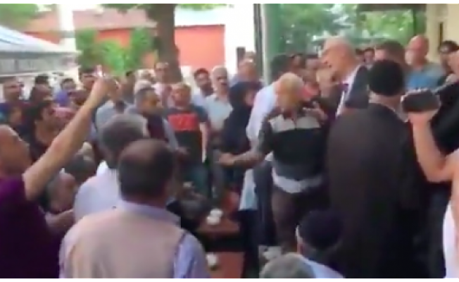 VİDEO | AKP'li bakan ve vekiller kovuldu: Bizi kandırdınız!