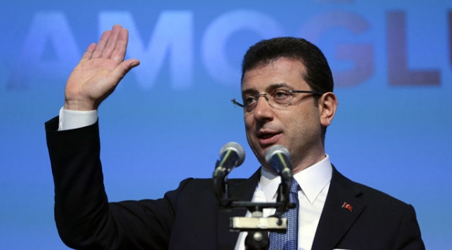 Ekrem İmamoğlu Madem istifa ettiniz neden oradasınız?