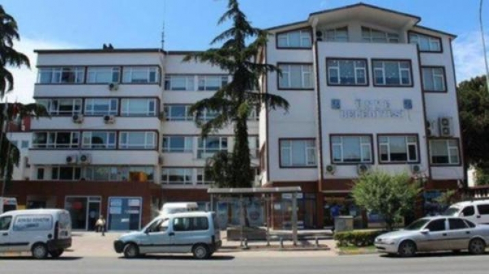 AKP'den 'göz dolduran' tasarruf: 9 müdüre 9 makam aracı