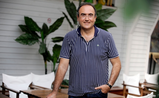 Sunay Akın CHP'li büyükşehir belediyesine danışman oldu