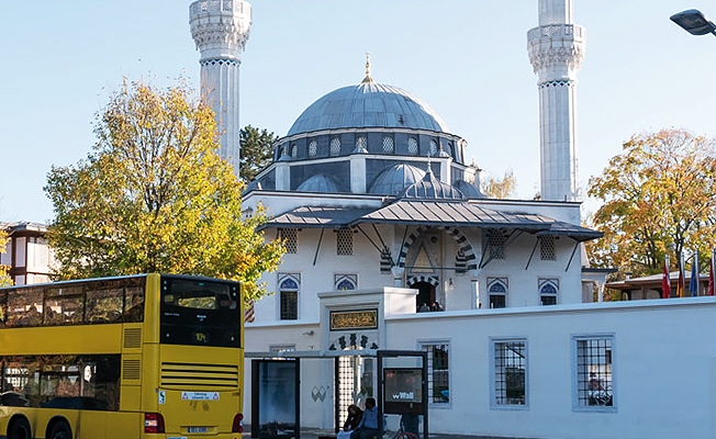 Camilere bombalama tehdidi!