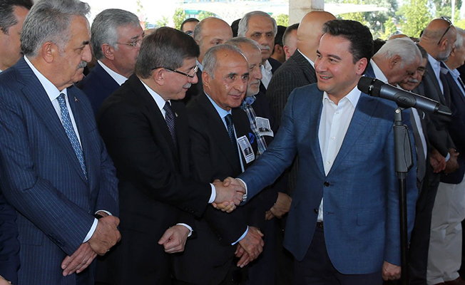 Dengir Mir'in cenazesinde ilginç görüntüler ortaya çıktı