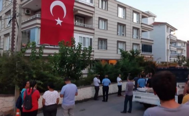 Bir şehit ateşi de İzmir'e düştü