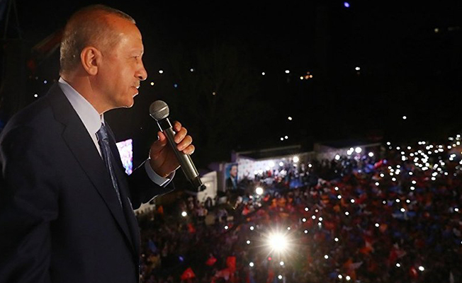 Bütün kanallar canlı verdi, yandaş kanal yayınlamadı