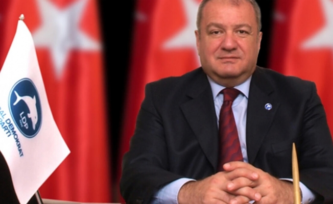 Liberal Cem Toker emekli maaşını 'israf' olarak niteledi!