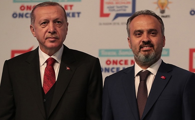 Türk aydınlarına küfreden AKP'li başkandan bir skandal daha!