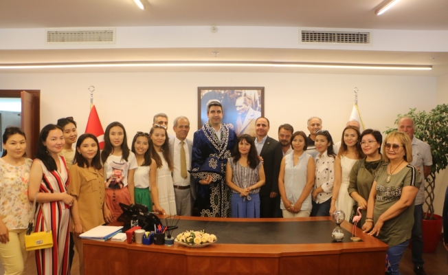 Kartal Belediyesi Kazakistanlı kadın gazetecileri ağırladı