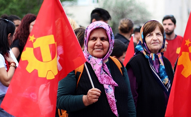 Kapitalistler çıldırdı: Komünizmin suçu, kadınları zorla bilim insanı yapmakmış