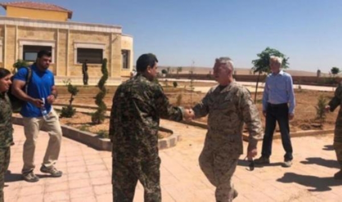 ABD'li komutandan skandal fotoğraf!