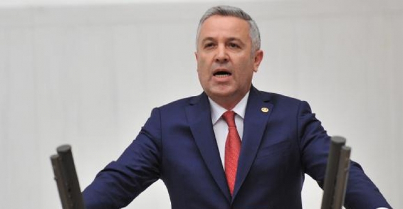 CHP'li Arık bir ülkücünün gönderdiği 'hayır' şiirini okudu