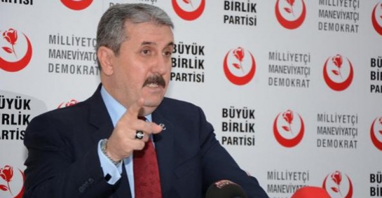 Mustafa Destici: Millet bölünmeye gidiyor