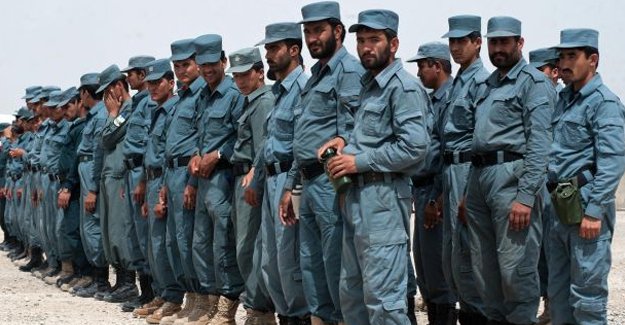 Afganistan'da bir polis 8 polisi öldürdü