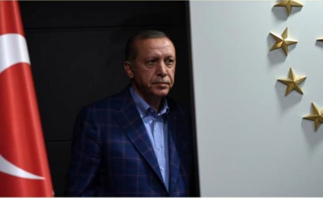 Akit yazarı Erdoğan'ı eleştirdi: İcraat bekliyoruz, kötü kokular geliyor