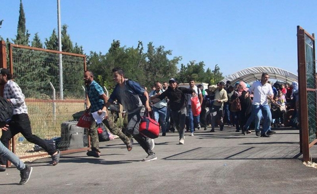 Suriyeliler ülkelerine koşarak gitti