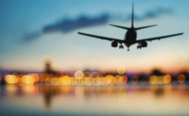 Pilotun havada sağa çekmediği kaldı: Yolculardan benzin parası istedi
