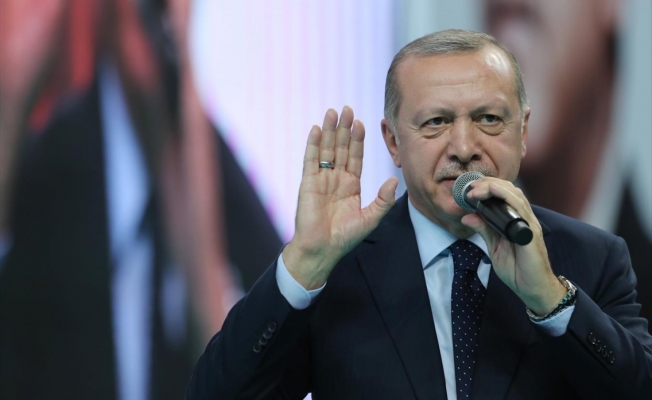 'Erdoğan tahtını korumak için AKP'de 'iç savaş' başlatıyor'