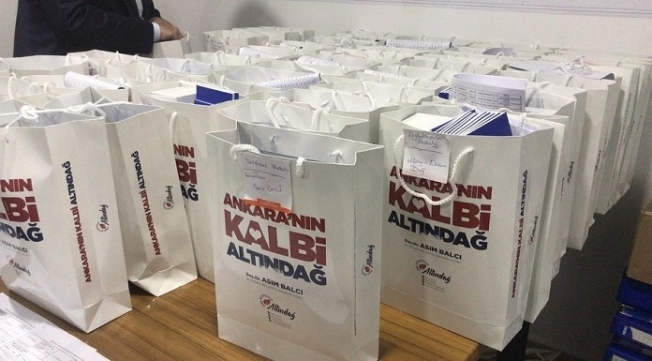 AKP’li belediyeden yoksullara: Ekmek yoksa top oynayın