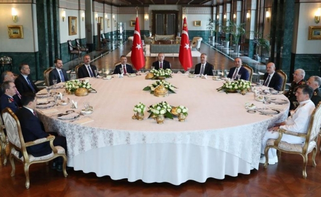 YAŞ toplantısı sona erdi: 14 general ve amirale terfi