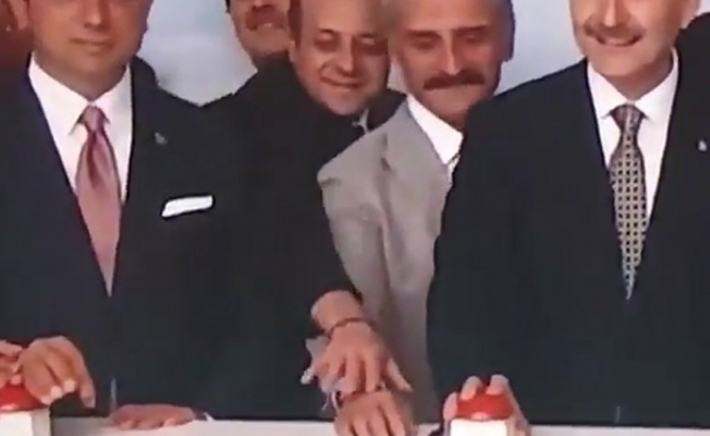 VİDEO | Egemen Bağış basacak yer bulamayınca AKP'nin Yeliz'inin eline bastı