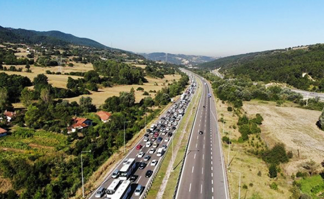 Halk memleketlerine akın ediyor
