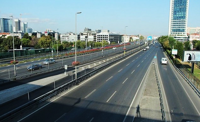 Her gün böyle olsa! İstanbul'da yollar boş kaldı