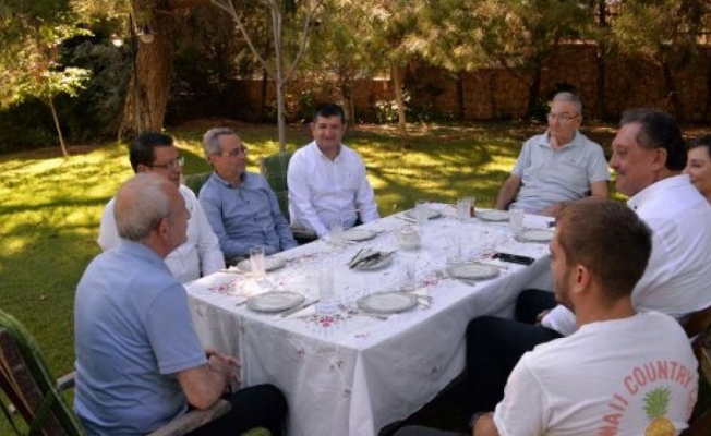 Kemal Kılıçdaroğlu’dan Deniz Baykal’a bayram ziyareti