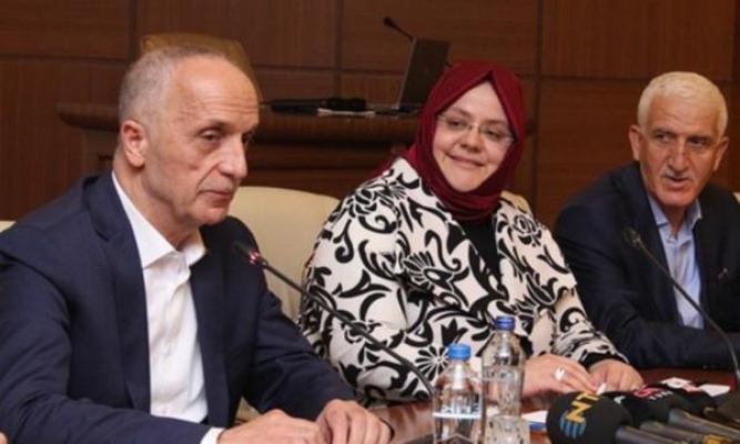 VİDEO |'Zam' dedi, 'grev' dedi... Mikrofon açık kalınca ortaya çıktı