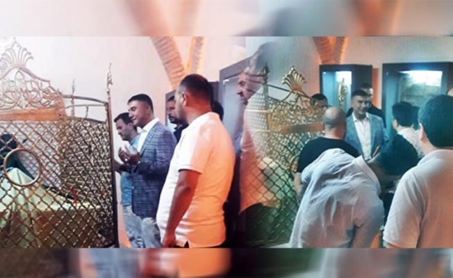 Sedat Peker'in korumaları Alevi türbesine silahla girdi