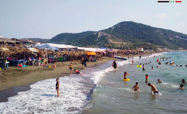 Suriye plajlarında bayram coşkusu